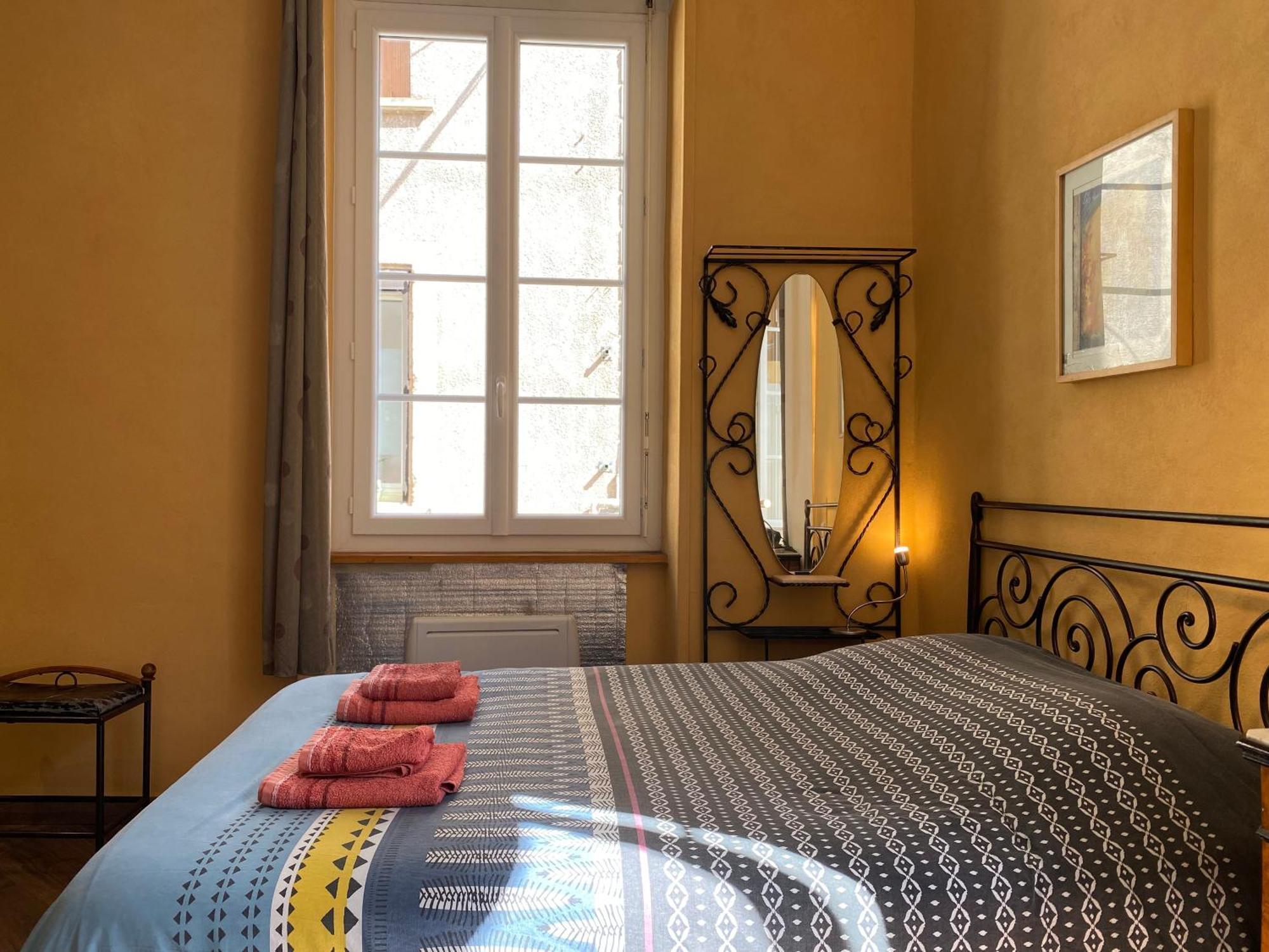 Residence Verdi - Appartements Meubles En Centre Ville Bedarieux Bagian luar foto