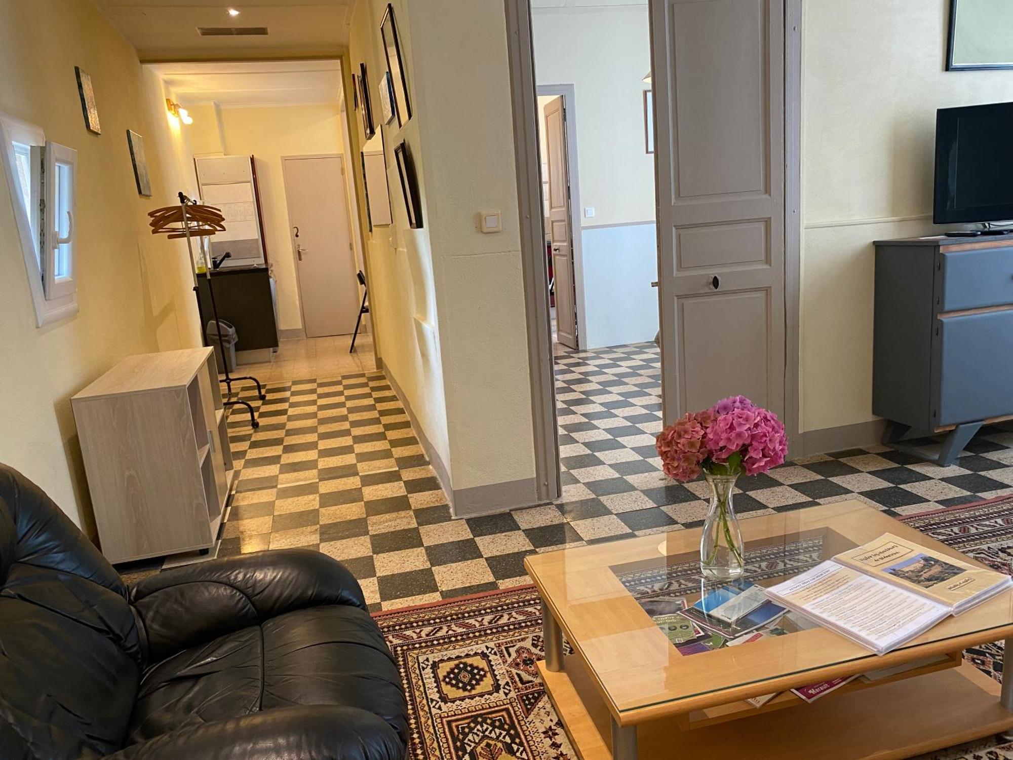 Residence Verdi - Appartements Meubles En Centre Ville Bedarieux Bagian luar foto