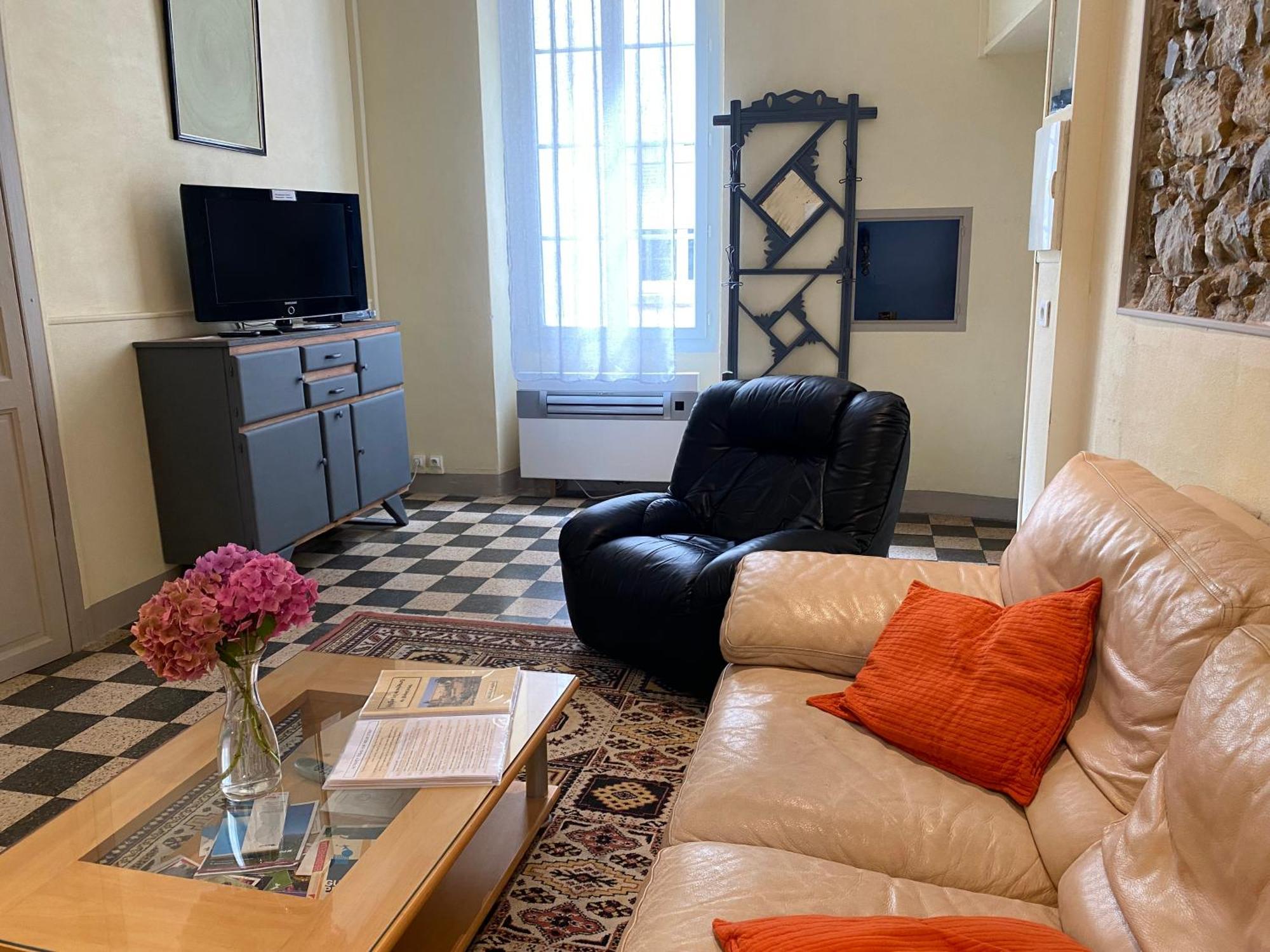 Residence Verdi - Appartements Meubles En Centre Ville Bedarieux Bagian luar foto