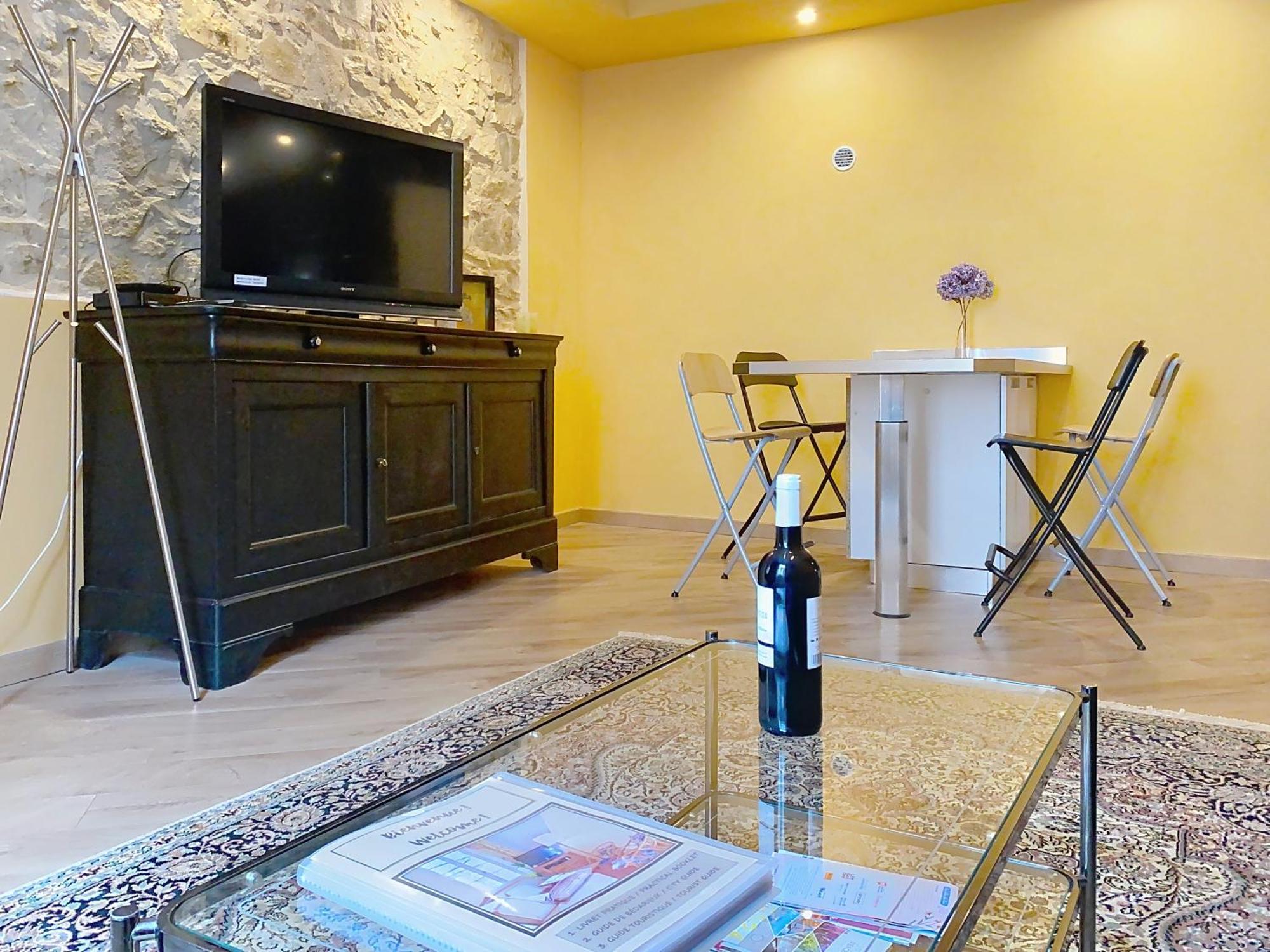 Residence Verdi - Appartements Meubles En Centre Ville Bedarieux Bagian luar foto