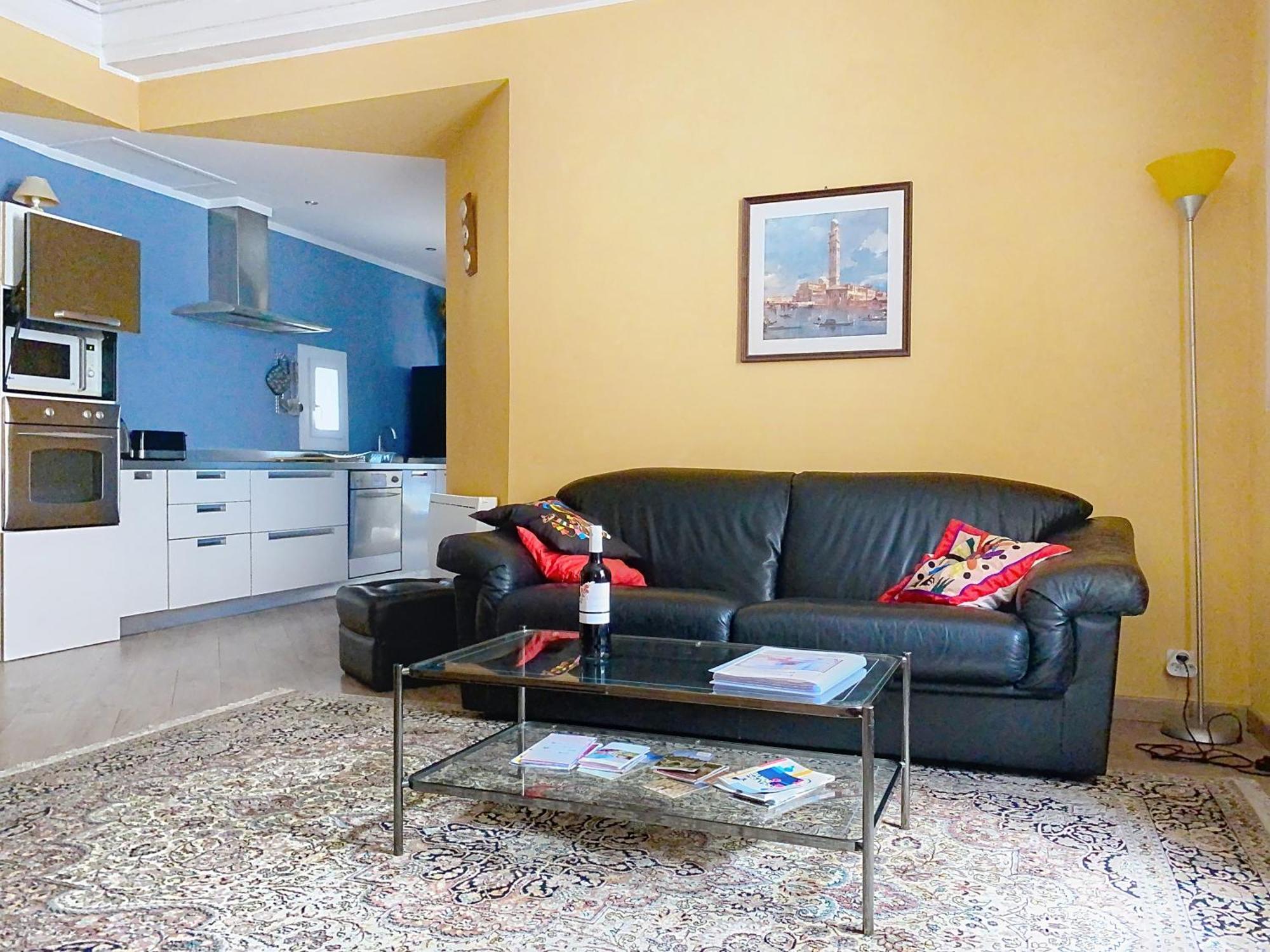 Residence Verdi - Appartements Meubles En Centre Ville Bedarieux Bagian luar foto